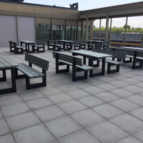Kunststof Picknicktafel London 36 De laatste afbeelding van 10 van deze complete picknicktafels in Eindhoven